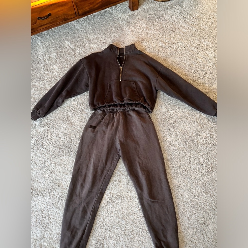 Set Active Sweatset (Top L, Bottoms M)